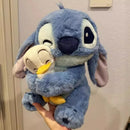 Stitch com Patinho Feio - Pelúcia Premium